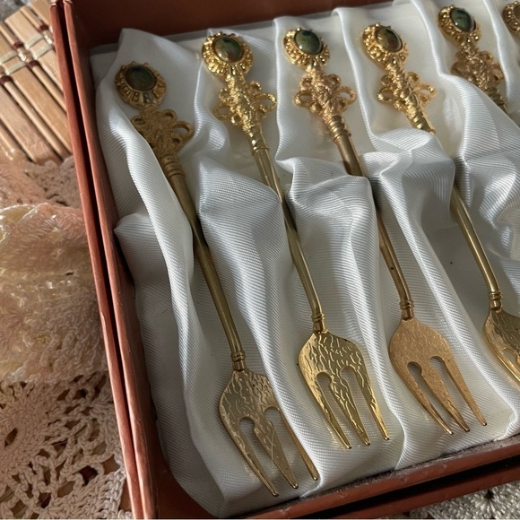 RARE Ornate Gold Hammered Miniature Tea Spoon Fork Utensil Appetizer Set - Picture 5 of 9
